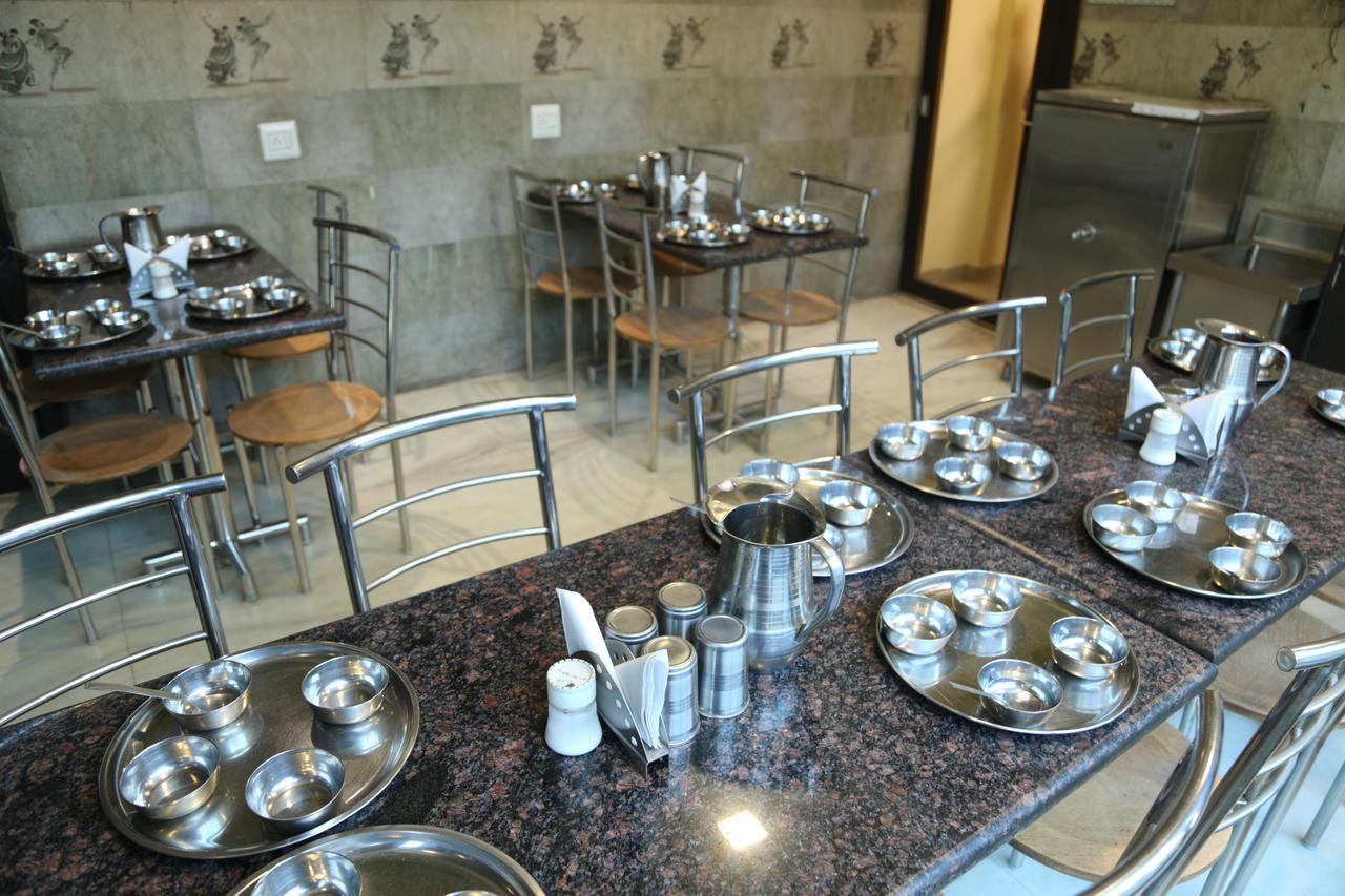 Hotel Heena Plaza Ābu Road Exterior foto